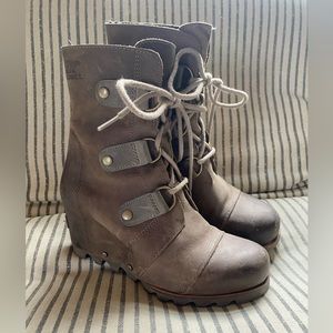 SOREL Joan of Arctic Wedge Boots - Size 6.5